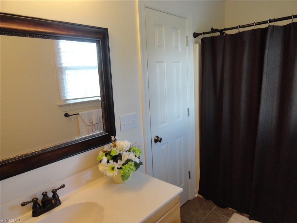 1122 Nance Road King, NC 27021 - Photo 16 of 30 Private bath for upstairs bedroom 2