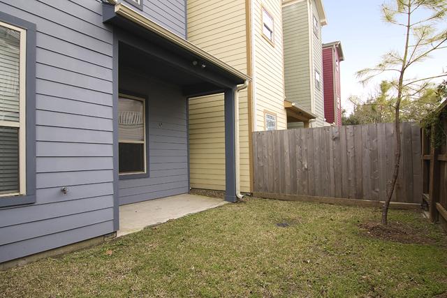 1138 Robbie Street Houston, TX 77009 - Photo 15 of 17 a view of backyard