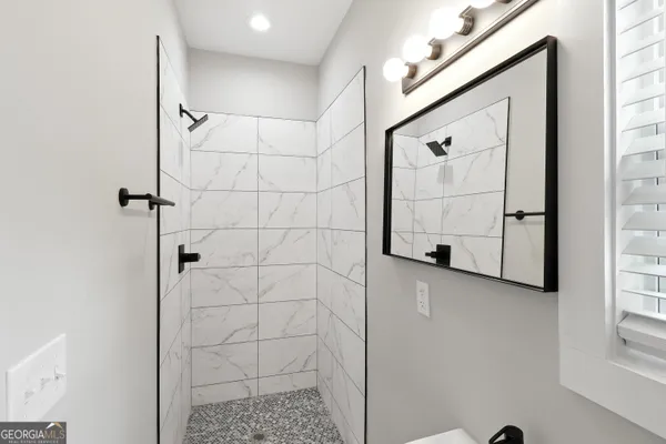 $2,000 | 232 Brad Street, Unit A, Royston, GA 30662