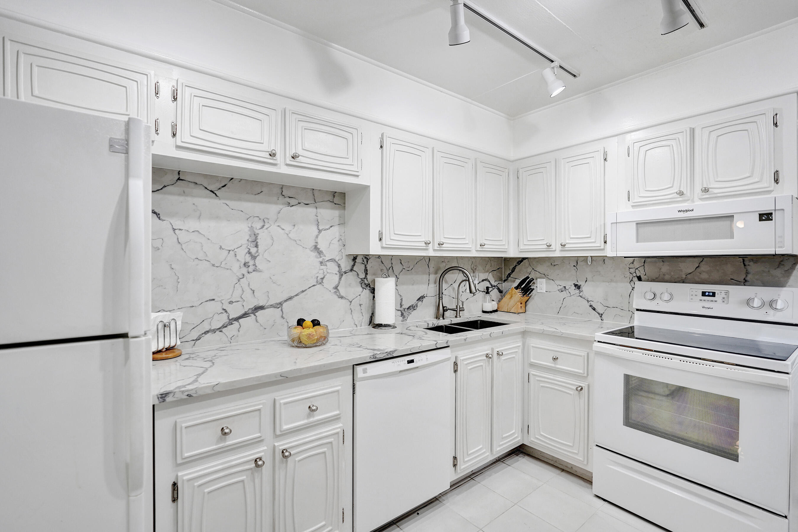 6461 Northwest 2nd Avenue, Unit FIVE Boca Raton, FL 33487 - Photo 2 of 73 DSC03395