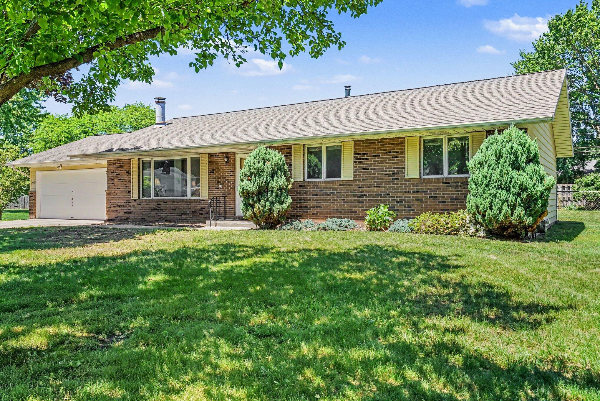 1549 Trebor Road St. Joseph, MI 49085 - Photo 3 of 26 1549