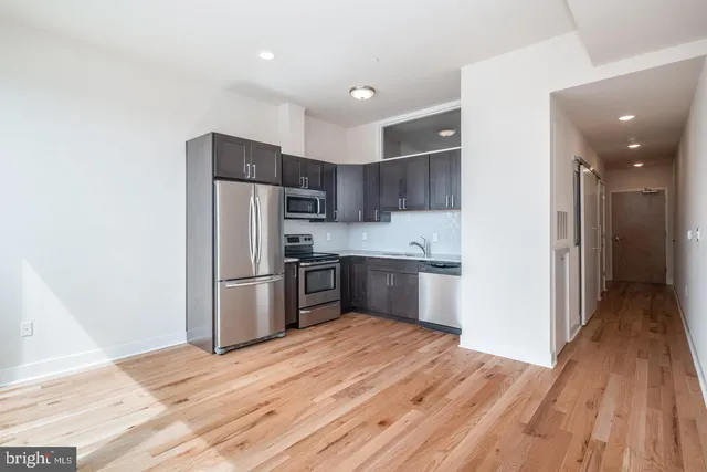 $1,667 | 1430 South Street, Unit 408, Philadelphia, PA 19146