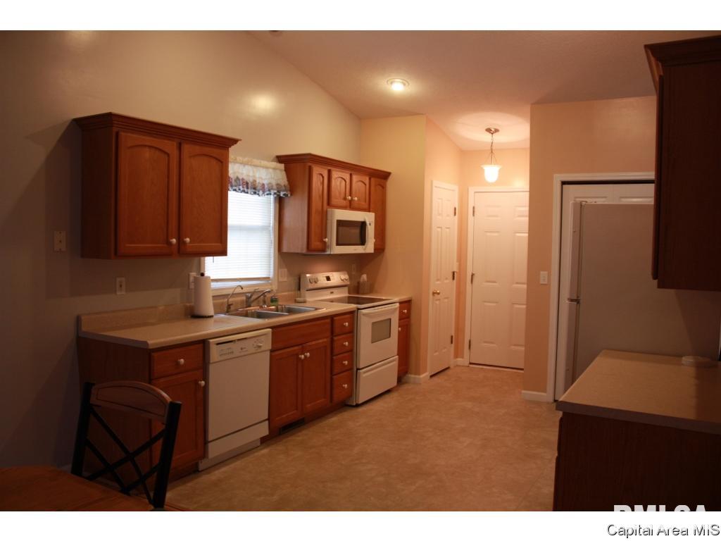 4628 Trevi Drive Springfield, IL 62703 - Photo 9 of 36 Gallery Image 9