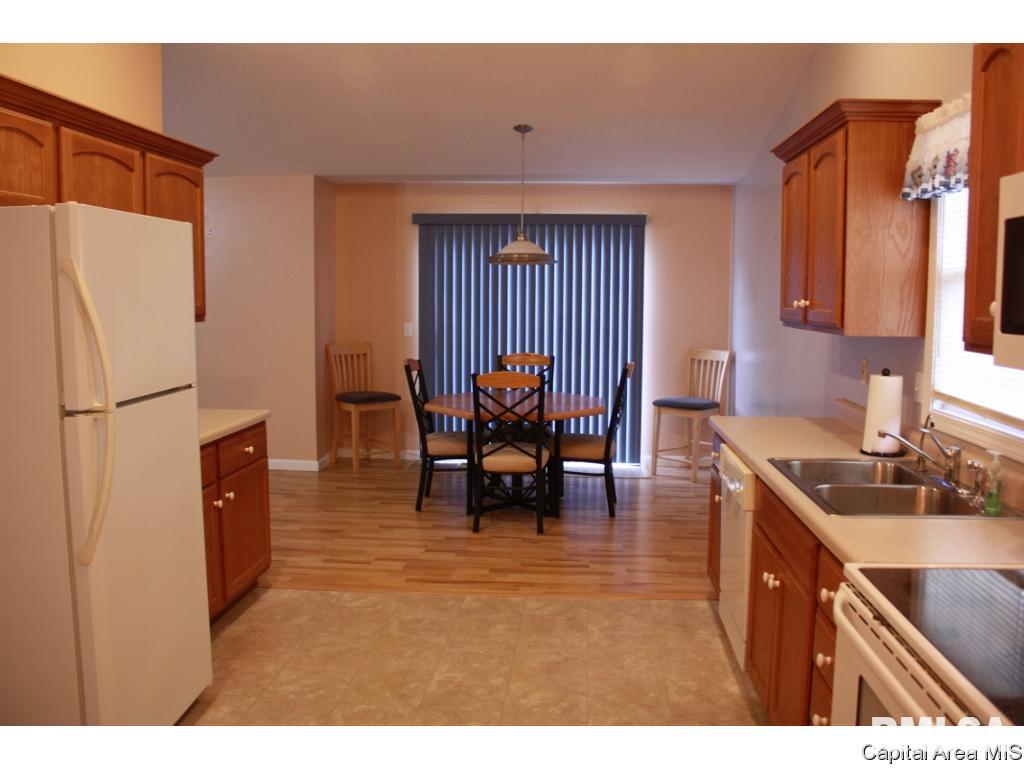 4628 Trevi Drive Springfield, IL 62703 - Photo 10 of 36 Gallery Image 10