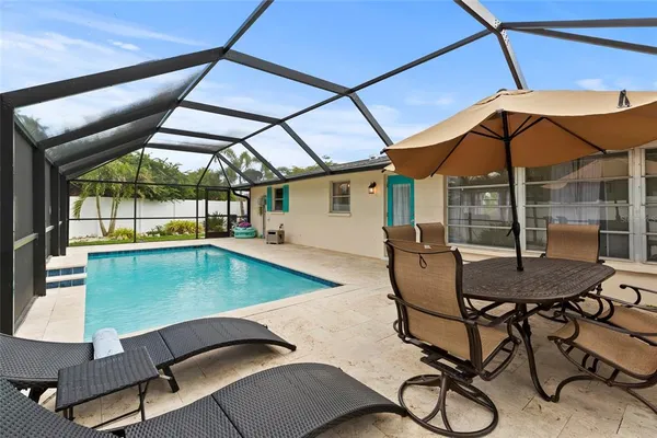 $575,000 | 6836 Roxbury Drive, Sarasota, FL 34231