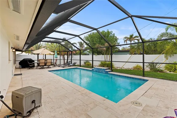 $575,000 | 6836 Roxbury Drive, Sarasota, FL 34231