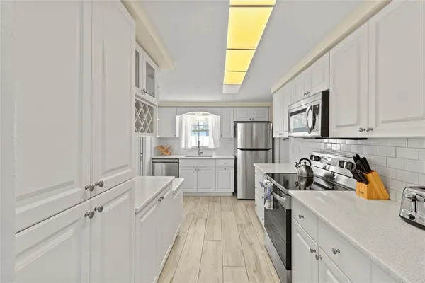 $575,000 | 6836 Roxbury Drive, Sarasota, FL 34231