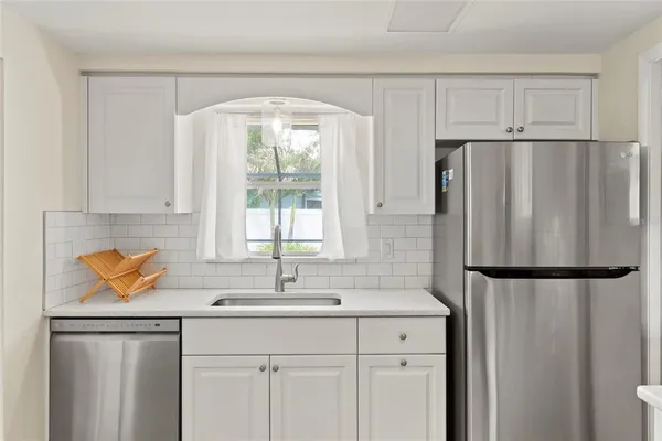 $575,000 | 6836 Roxbury Drive, Sarasota, FL 34231