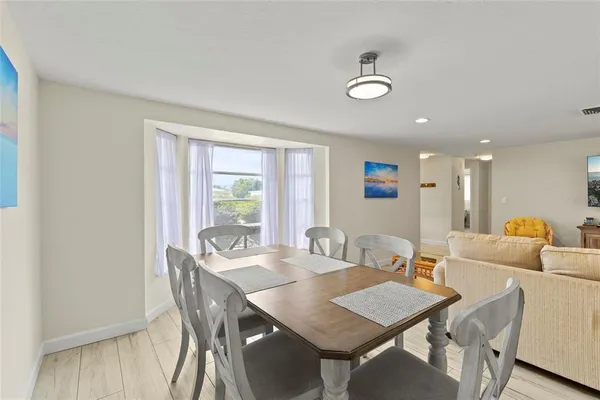 $575,000 | 6836 Roxbury Drive, Sarasota, FL 34231