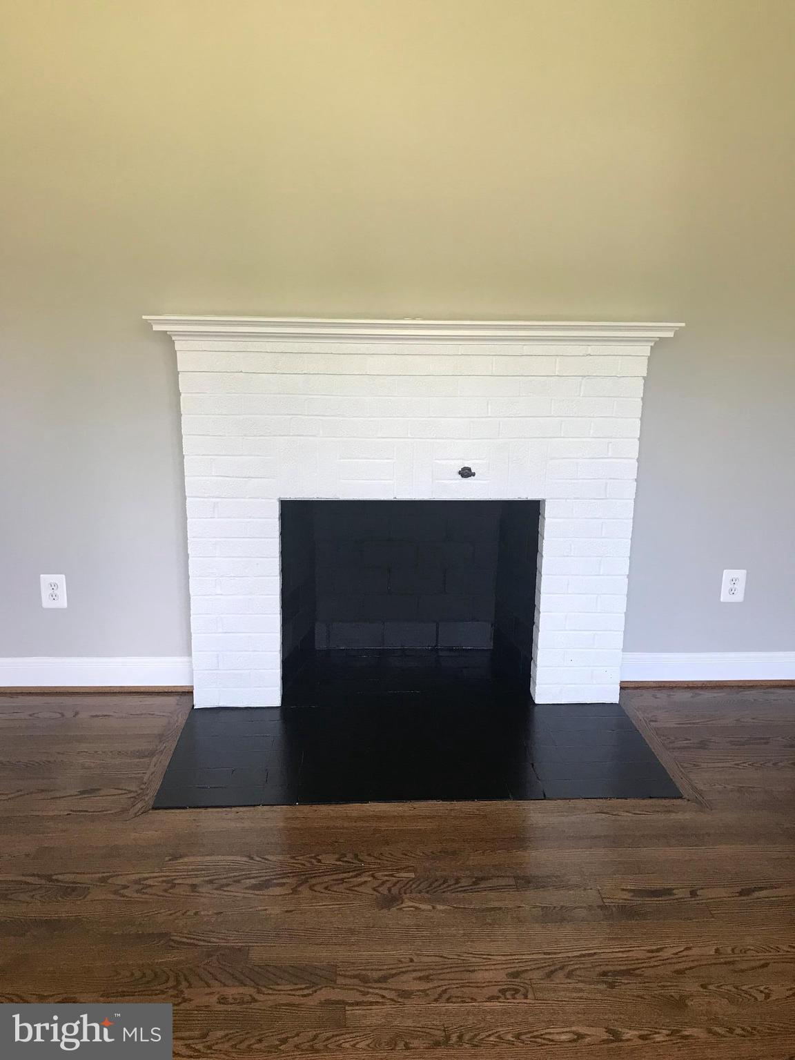 4522 Henderson Road Temple Hills, MD 20748 - Photo 4 of 14 Living Room