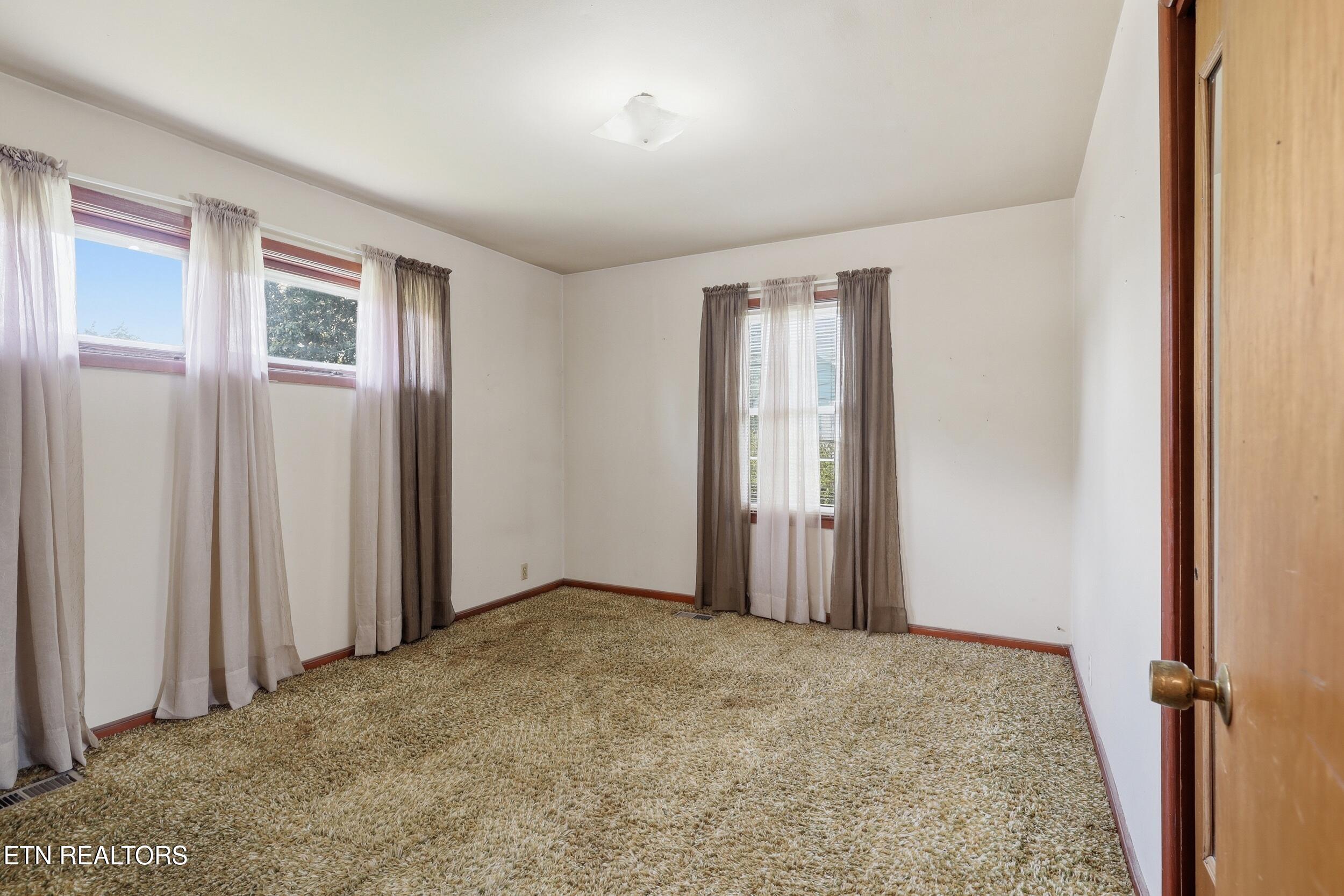 5421 Bluefield Road Knoxville, TN 37921 - Photo 30 of 42 31_5421_bluefield_rd_0053