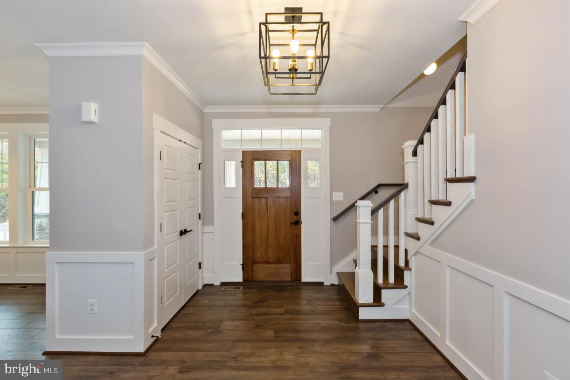 16905 Hughes Road Poolesville, MD 20837 - Photo 2 of 11 Craftsman trim throughout