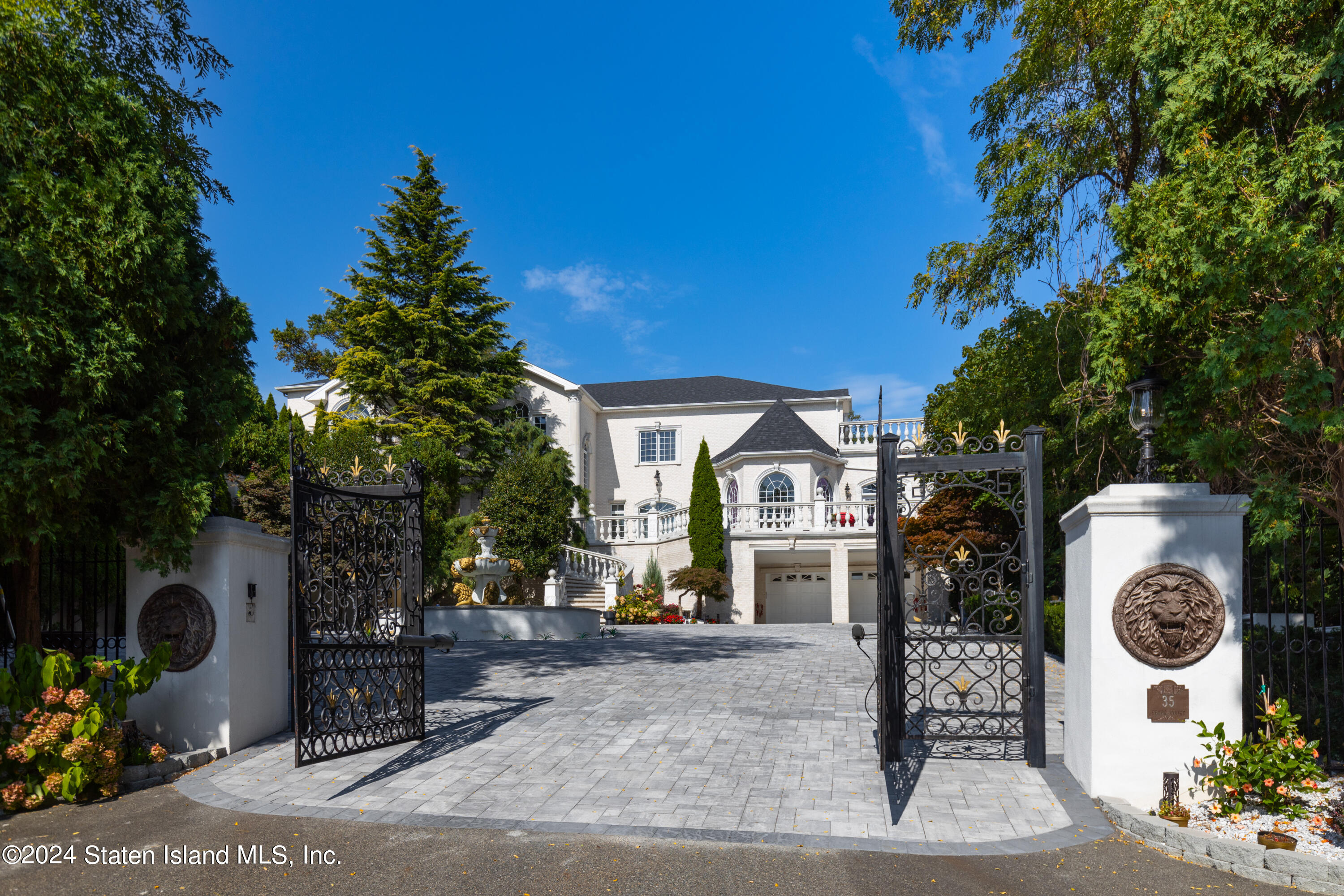 35 Peter Court Staten Island, NY 10304 - Photo 3 of 111 35PeterCt-03