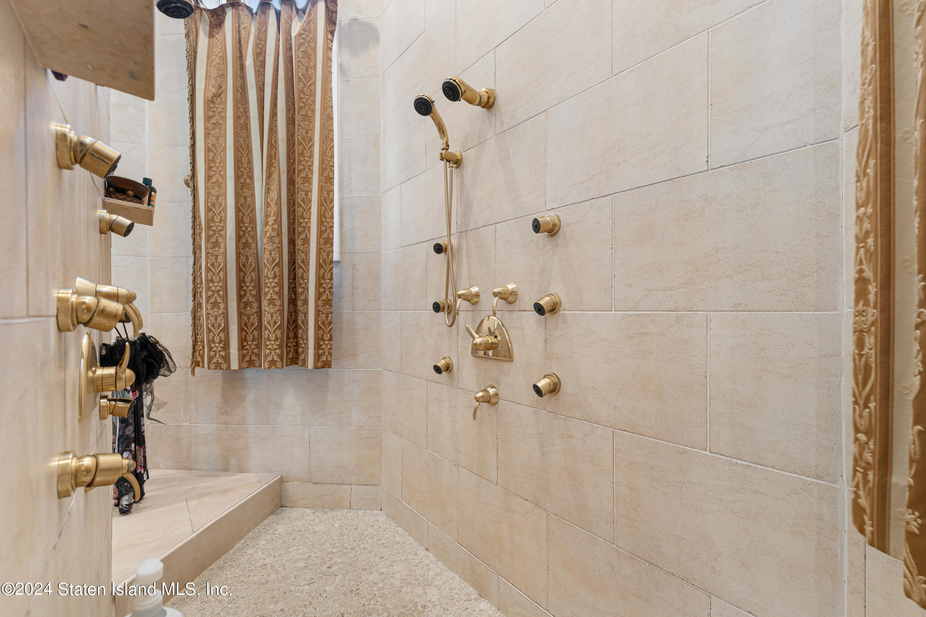 35 Peter Court Staten Island, NY 10304 - Photo 46 of 111 35PeterCt-066