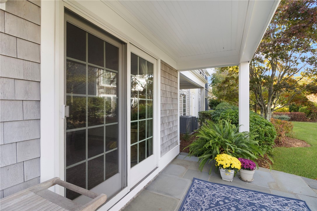 20 Narragansett Avenue, Unit 905 Narragansett, RI 02882 - Photo 21 of 40