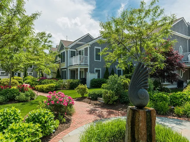 $849,000 | 20 Narragansett Avenue, Unit 905, Narragansett, RI 02882