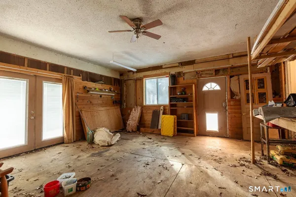 a view of a storage & utility room