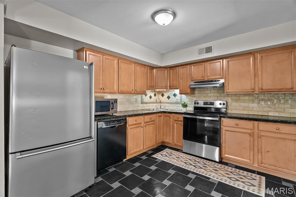 404 Applestone Drive Ballwin, MO 63021 - Photo 27 of 61