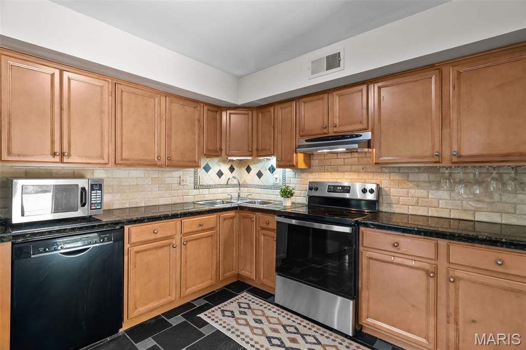 404 Applestone Drive Ballwin, MO 63021 - Photo 34 of 61