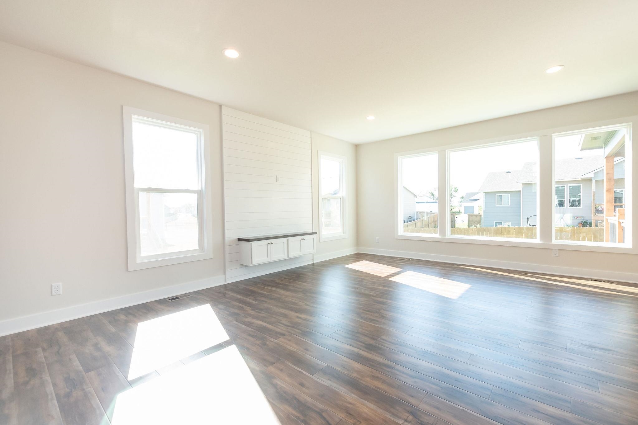 2740 South Prescott Street Wichita, KS 67215 - Photo 8 of 36