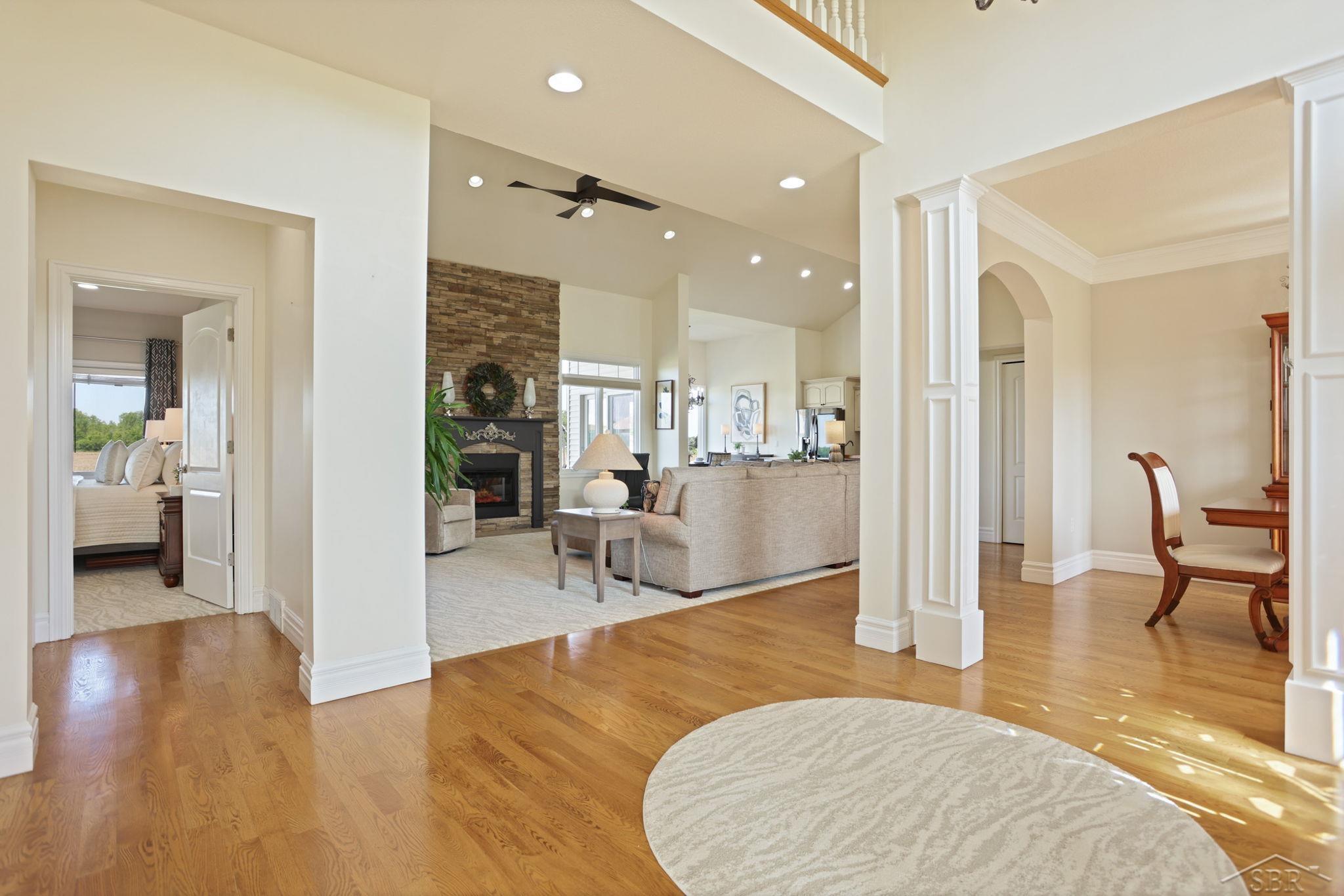 5859 North Center Road Saginaw, MI 48604 - Photo 9 of 63 50178740-3266407a-d27a-4b66-9a8d-bbcadc6fe98b.JPG