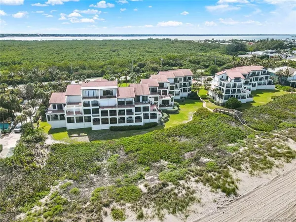 $950,000 | 4651 Northeast Ocean Boulevard, Unit 31, Jensen Beach, FL 34957