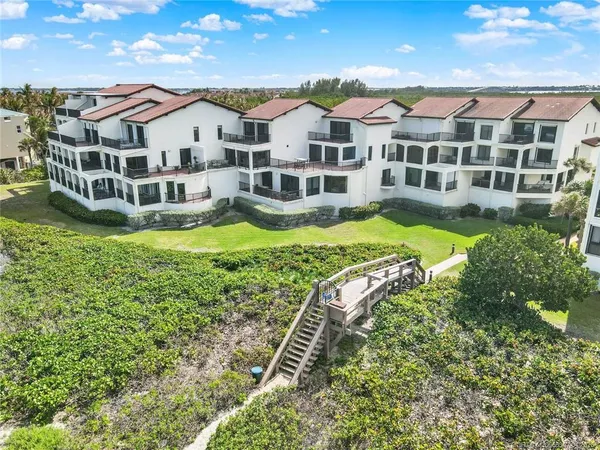 $950,000 | 4651 Northeast Ocean Boulevard, Unit 31, Jensen Beach, FL 34957