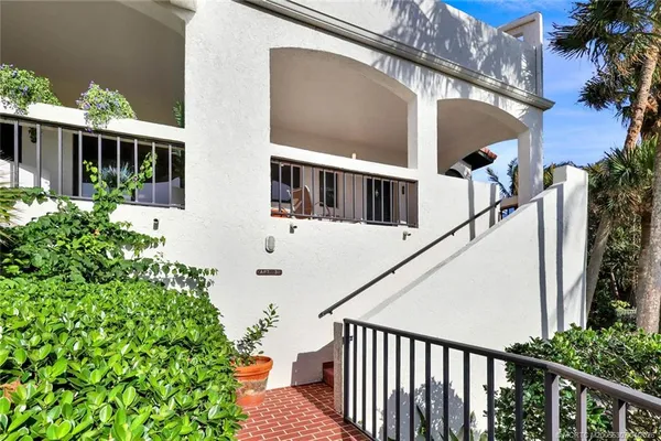 $950,000 | 4651 Northeast Ocean Boulevard, Unit 31, Jensen Beach, FL 34957