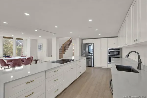 $950,000 | 4651 Northeast Ocean Boulevard, Unit 31, Jensen Beach, FL 34957