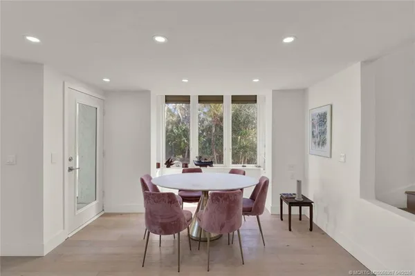 $950,000 | 4651 Northeast Ocean Boulevard, Unit 31, Jensen Beach, FL 34957