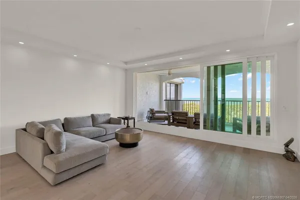 $950,000 | 4651 Northeast Ocean Boulevard, Unit 31, Jensen Beach, FL 34957