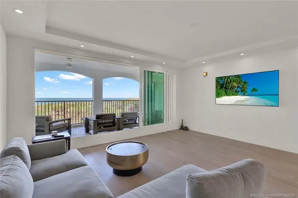 $950,000 | 4651 Northeast Ocean Boulevard, Unit 31, Jensen Beach, FL 34957