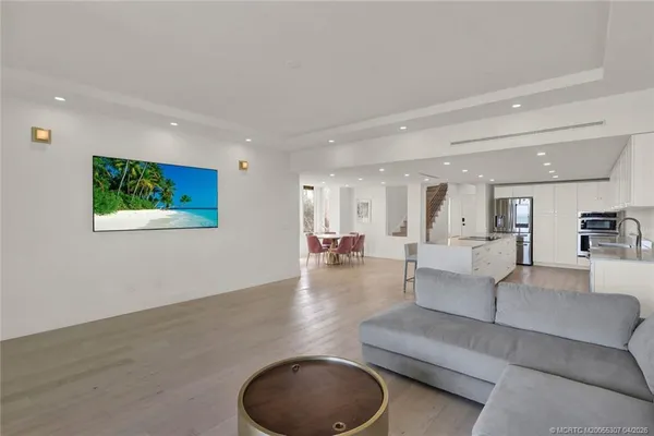 $950,000 | 4651 Northeast Ocean Boulevard, Unit 31, Jensen Beach, FL 34957