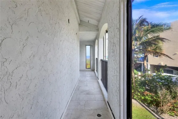 $950,000 | 4651 Northeast Ocean Boulevard, Unit 31, Jensen Beach, FL 34957