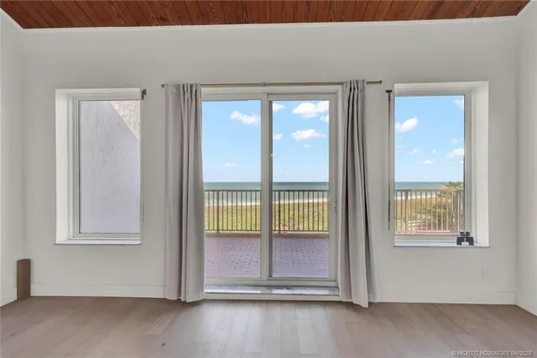 $950,000 | 4651 Northeast Ocean Boulevard, Unit 31, Jensen Beach, FL 34957