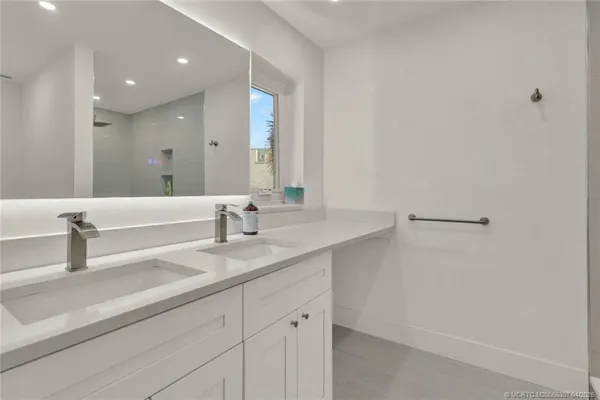 $950,000 | 4651 Northeast Ocean Boulevard, Unit 31, Jensen Beach, FL 34957