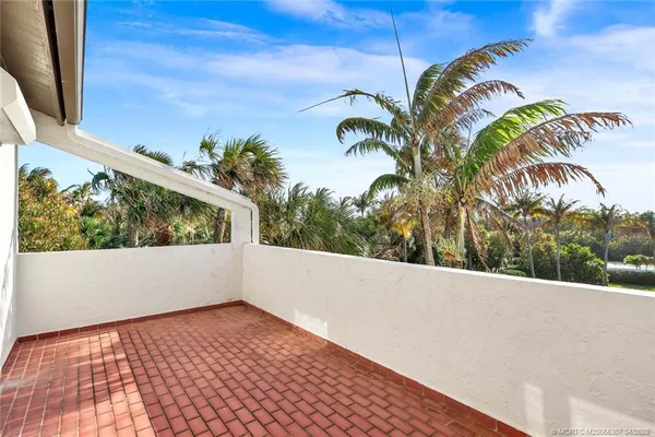 $950,000 | 4651 Northeast Ocean Boulevard, Unit 31, Jensen Beach, FL 34957