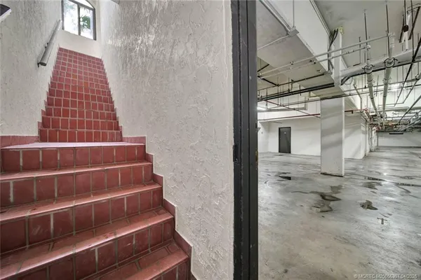 $950,000 | 4651 Northeast Ocean Boulevard, Unit 31, Jensen Beach, FL 34957