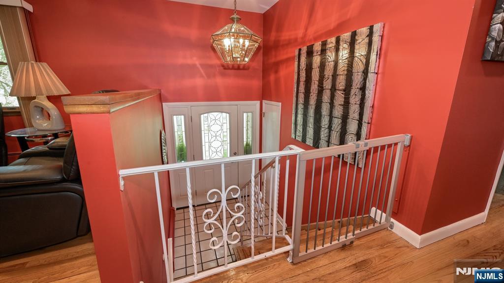 277 French Hill Road Wayne, NJ 07470 - Photo 4 of 28