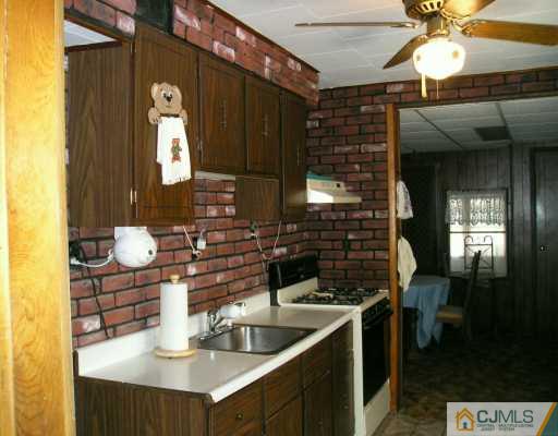 21 Miko Road Edison, NJ 08817 - Photo 3 of 5