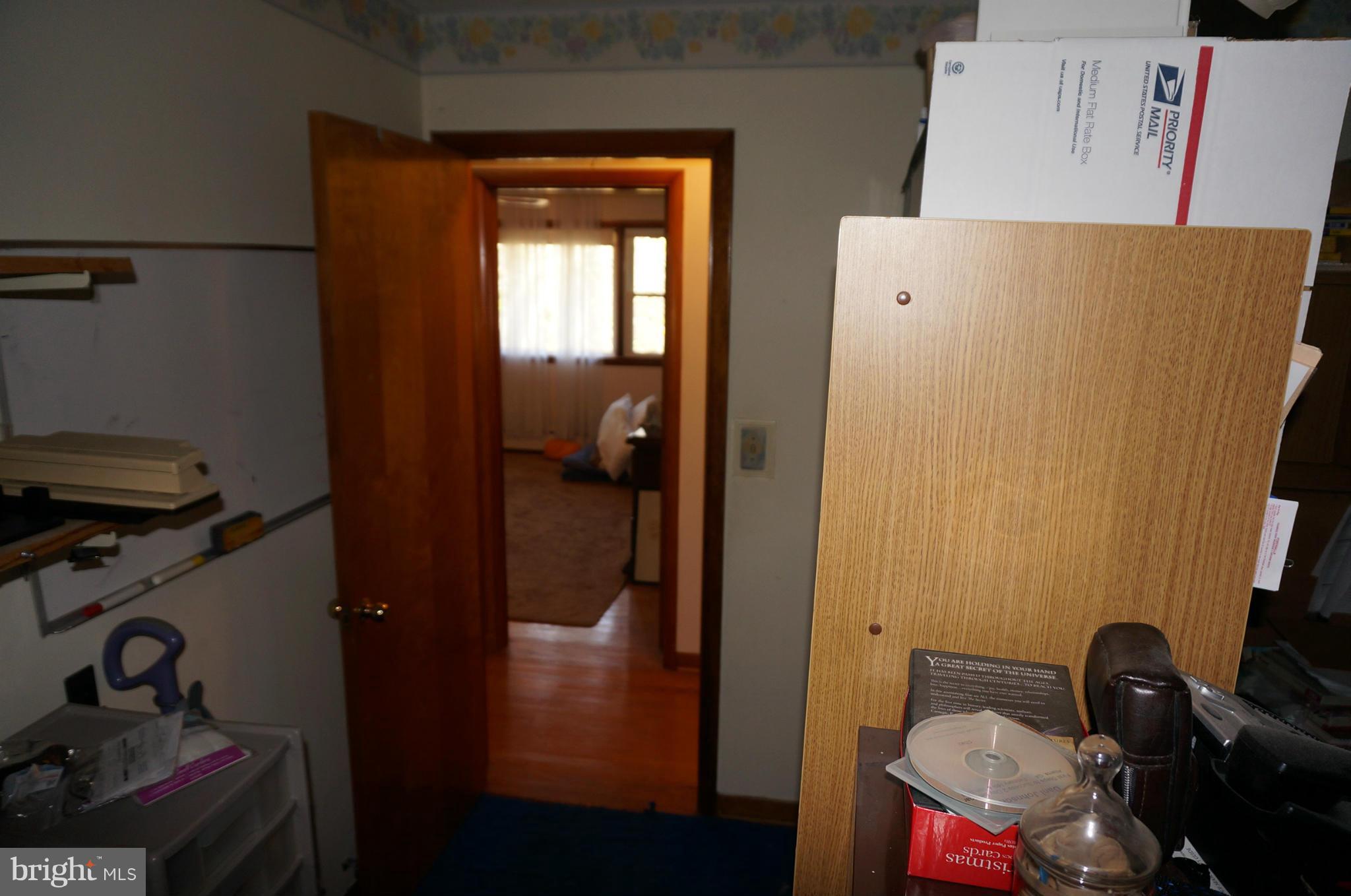 25003 Woodfield Road Damascus, MD 20872 - Photo 19 of 30 Bedroom 3