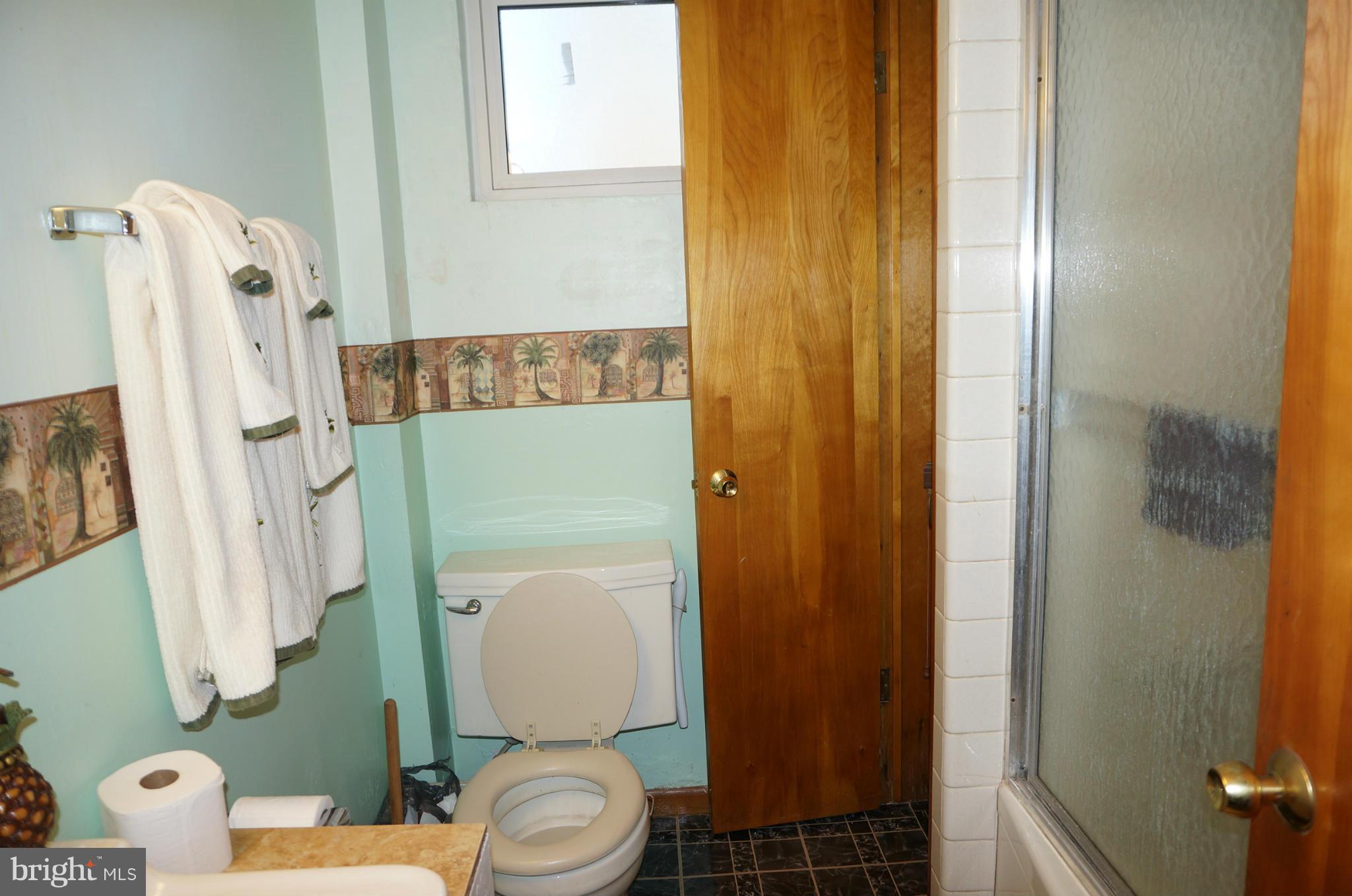 25003 Woodfield Road Damascus, MD 20872 - Photo 23 of 30 Bath