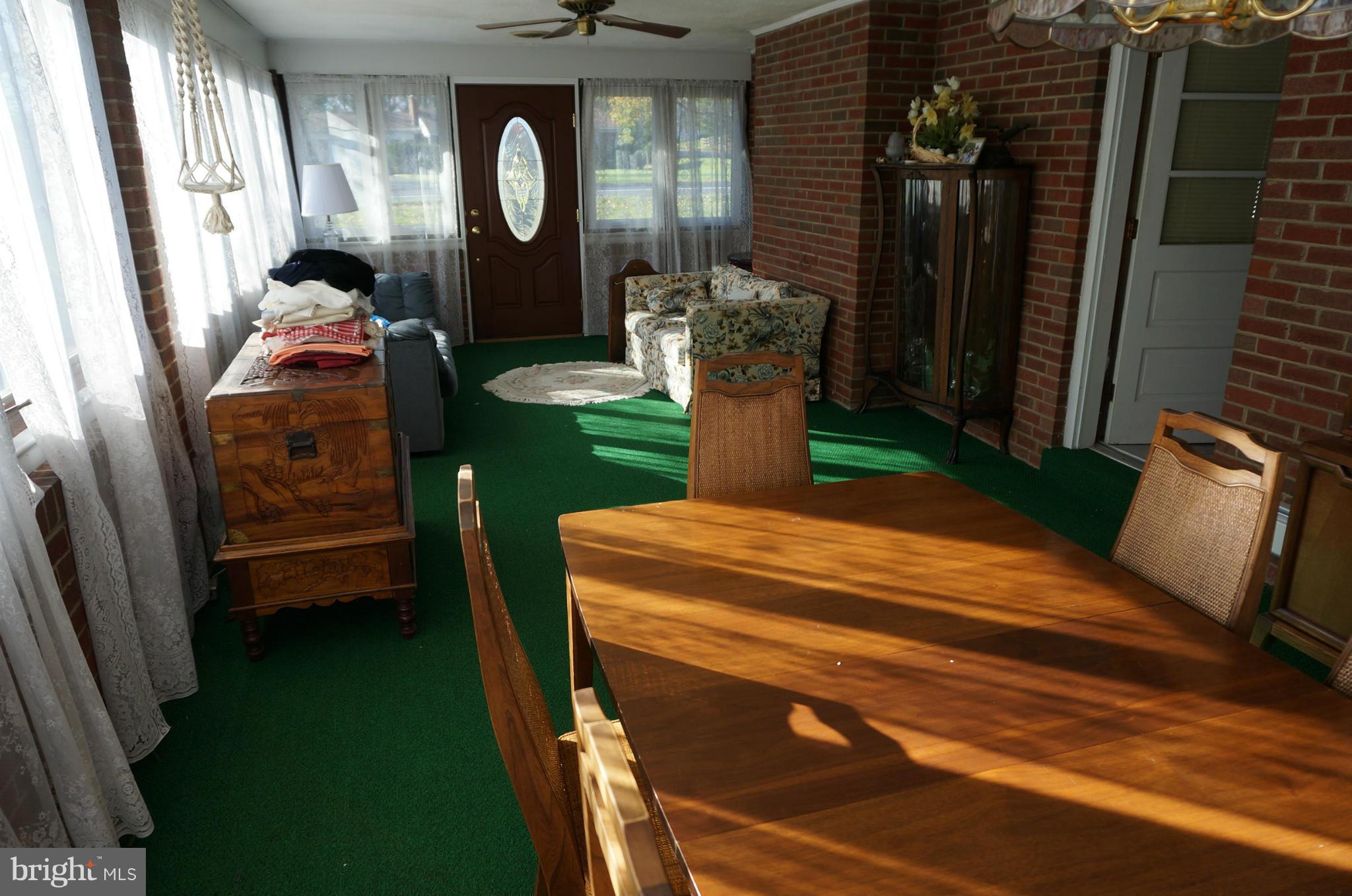 25003 Woodfield Road Damascus, MD 20872 - Photo 7 of 30 Large Sun Room