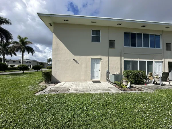 $1,600 | 95 North Boulevard, Unit 1D, Boynton Beach, FL 33435