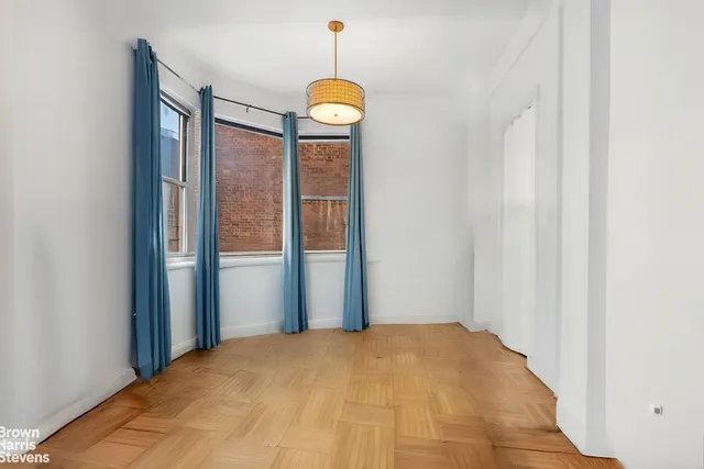 $799,000 | 215 East 79th Street, Unit 6F | Upper East Side