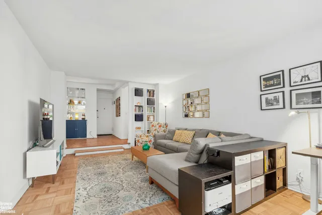 $799,000 | 215 East 79th Street, Unit 6F | Upper East Side
