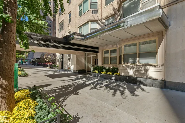 $799,000 | 215 East 79th Street, Unit 6F | Upper East Side