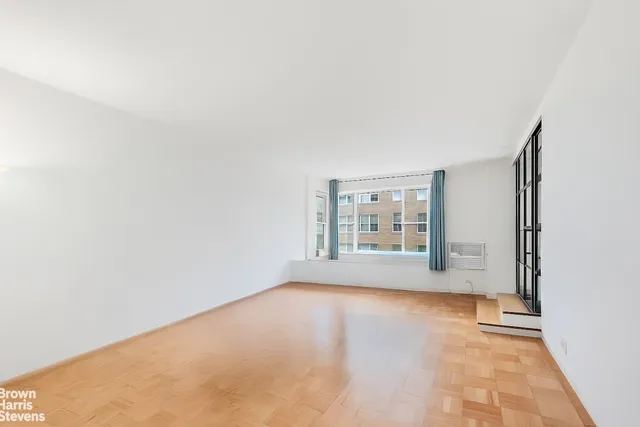 $799,000 | 215 East 79th Street, Unit 6F | Upper East Side