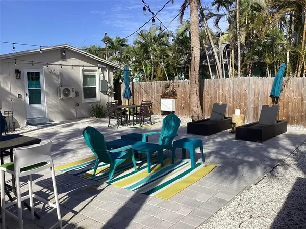 $2,200 | 13121 4th Street East, Unit 2, Madeira Beach, FL 33708