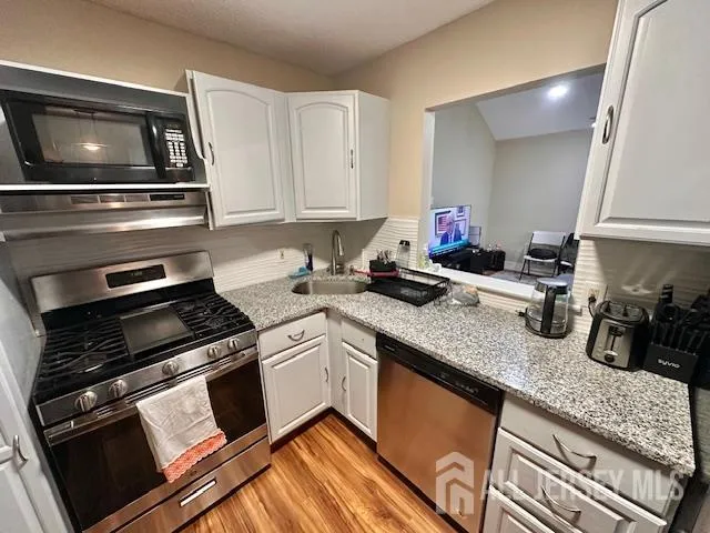 $2,850 | 211 Sunshine Court, Parlin, NJ 08859